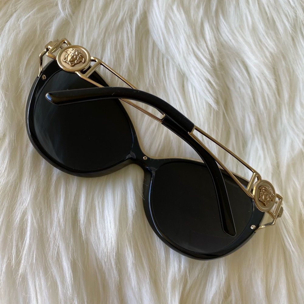 Versace Women’s Sunglasses - Picture 5 of 9